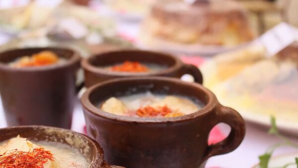 Пир на весь Гах: праздник меда и национальных блюд - Sputnik Азербайджан