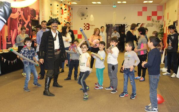 Baku City Circuit устроила праздник для детей-сирот - Sputnik Азербайджан