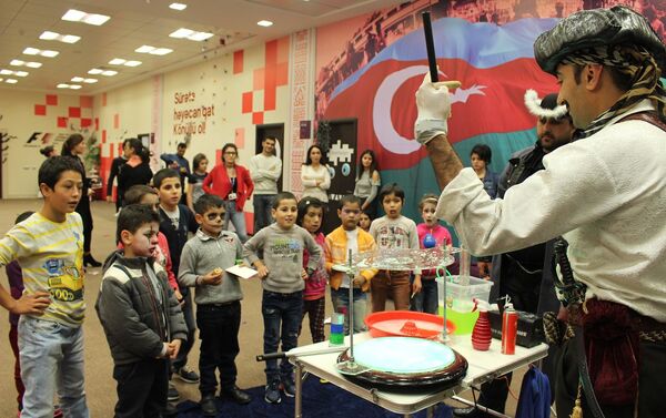 Baku City Circuit устроила праздник для детей-сирот - Sputnik Азербайджан