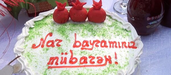 В Гейчае представили самые вкусные гранаты В Гейчае представили самые вкусные гранаты - Sputnik Азербайджан