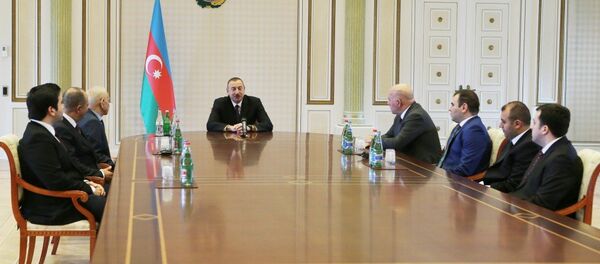 Президент Ильхам Алиев принял делегацию в составе победителей командного чемпионата Европы по шахматам Президент Ильхам Алиев принял делегацию в составе победителей командного чемпионата Европы по шахматам - Sputnik Азербайджан
