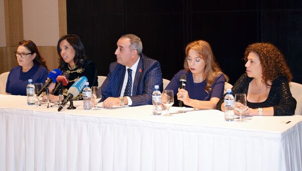 Пресс-конференция, посвященная показу Oriental Fashion Show в Баку - Sputnik Азербайджан