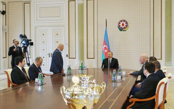 Президент Ильхам Алиев принял делегацию в составе победителей командного чемпионата Европы по шахматам - Sputnik Азербайджан