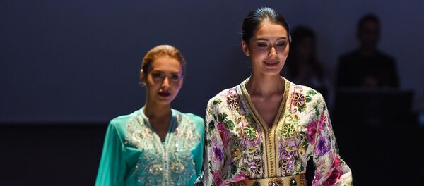 Шестой сезон азербайджанской недели моды Azerbaijan Fashion Week - Sputnik Азербайджан