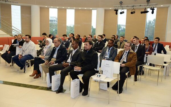 Ежегодная конференция на тему Выявление будущих угроз Центров по борьбе с компьютерными инцидентами стран-членов ОИС, Баку, 9 ноября 2017 года - Sputnik Азербайджан