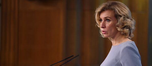 Официальный представитель министерства иностранных дел России Мария Захарова во время брифинга в Москве, 28 сентября 2017 года - Sputnik Азербайджан