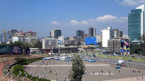 Вид на центральную площадь Аддис-Абебы –  Мескель, фото из архива - Sputnik Азербайджан