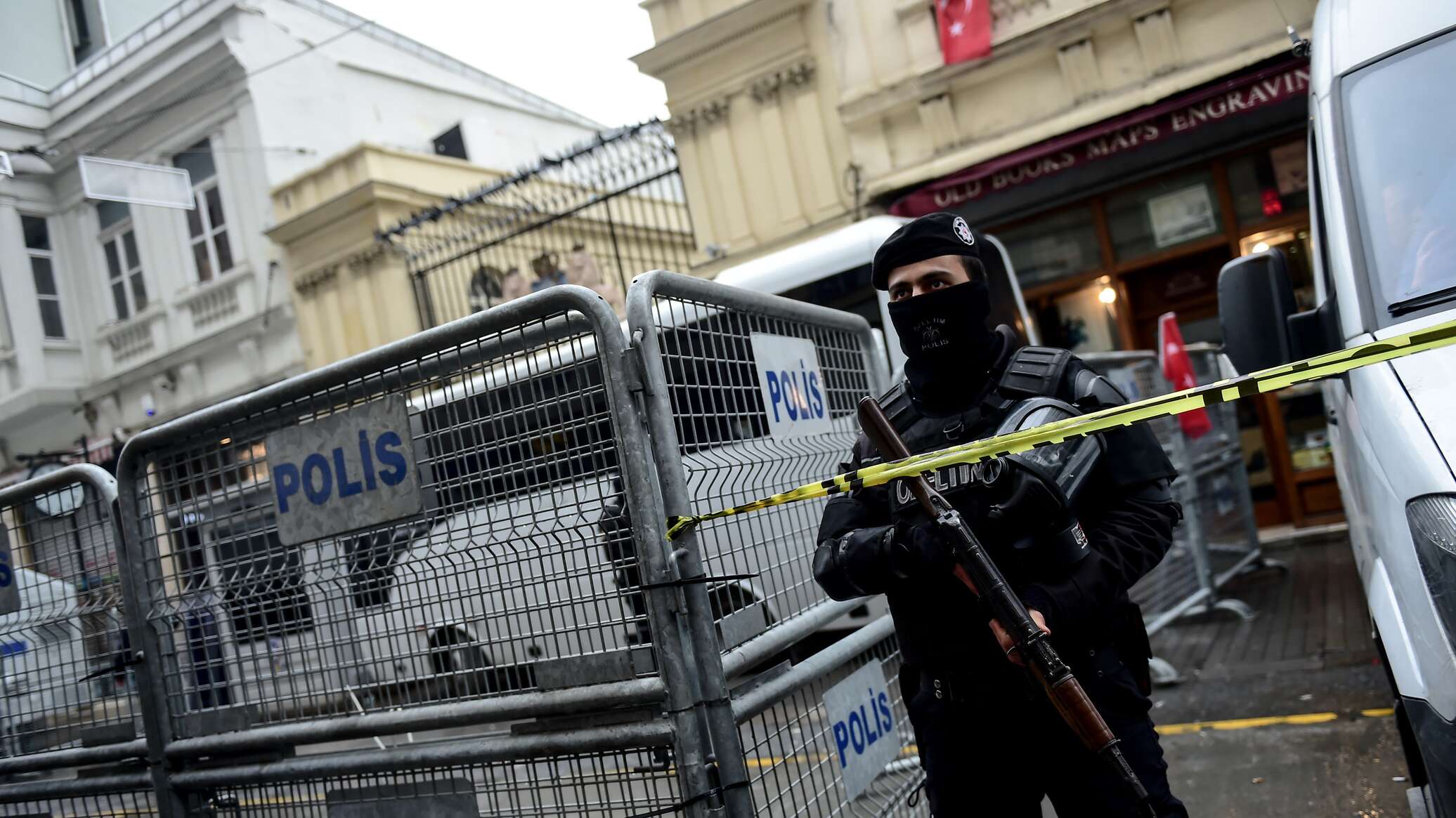 Нападение в стамбуле. Турецкие спецслужбы. Полиция в Стамбуле. Главное управление полиции Стамбула. Турецкий полицейский участок.