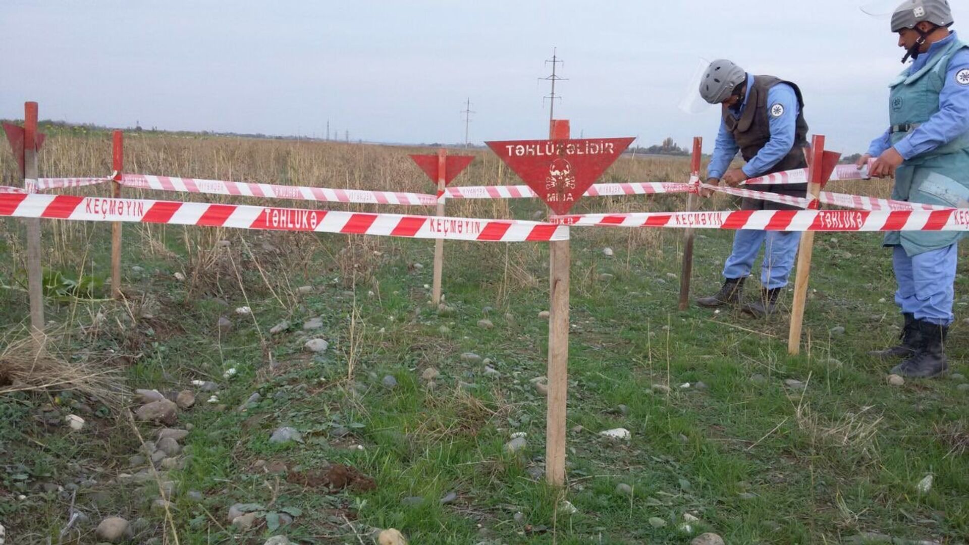 Обезвреживание противопехотной мины в Агдамском районе  - Sputnik Азербайджан, 1920, 03.10.2022