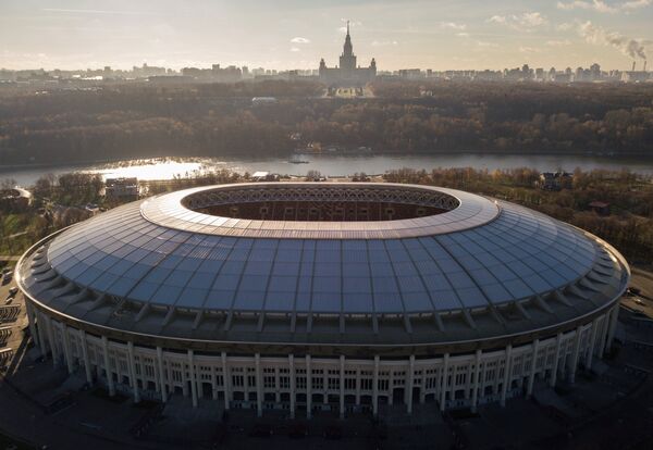 Большая спортивная арена Лужники в Москве - Sputnik Азербайджан