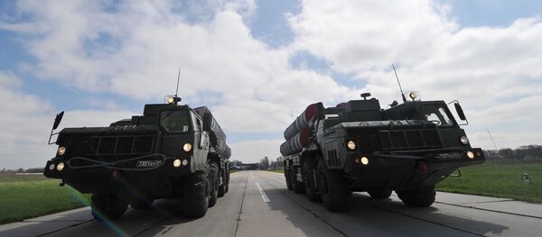 Зенитные ракетные комплексы C-400, фото из архива Зенитные ракетные комплексы C-400, фото из архива - Sputnik Азербайджан