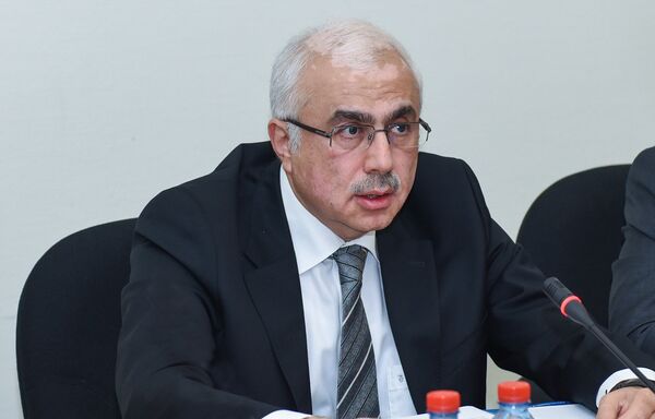 Заместитель министра экономики АР Ниязи Сафаров Заместитель министра экономики АР Ниязи Сафаров - Sputnik Азербайджан