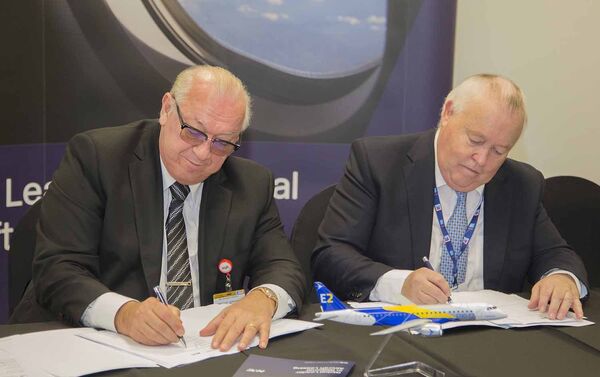 На выставке Dubai Airshow 2017 достигнут ряд ключевых договоренностей в области гражданской авиации Азербайджана - Sputnik Азербайджан