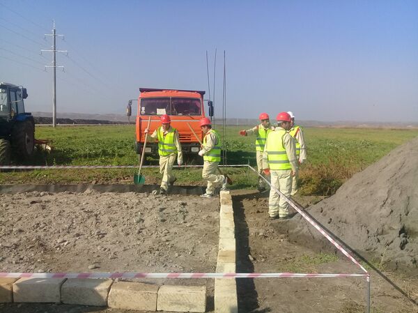 Церемония закладки фундамента нового предприятия в поселке Джоджуг Марджанлы Церемония закладки фундамента нового предприятия в поселке Джоджуг Марджанлы - Sputnik Азербайджан
