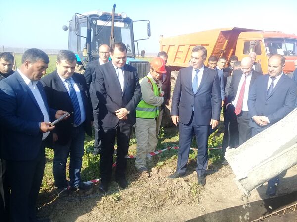Церемония закладки фундамента нового предприятия в поселке Джоджуг Марджанлы Церемония закладки фундамента нового предприятия в поселке Джоджуг Марджанлы - Sputnik Азербайджан