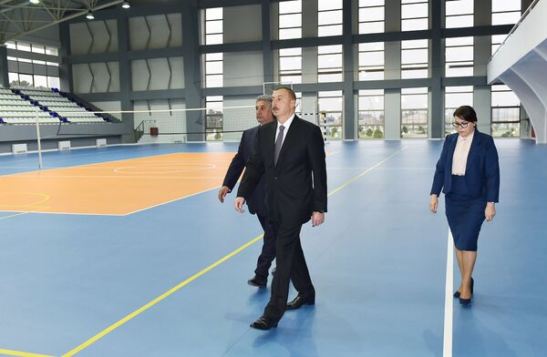 Президент Ильхам Алиев принял участие в открытии Абшеронского Олимпийского спортивного комплекса Президент Ильхам Алиев принял участие в открытии Абшеронского Олимпийского спортивного комплекса - Sputnik Азербайджан