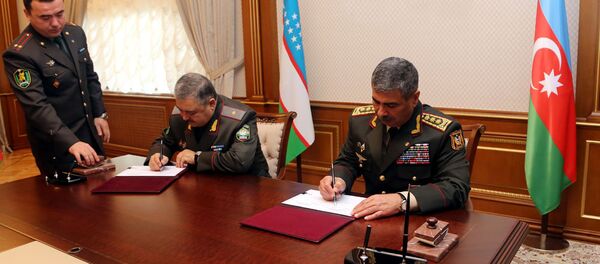 Подписан план двустороннего военного сотрудничества между Азербайджаном и Узбекистаном - Sputnik Азербайджан