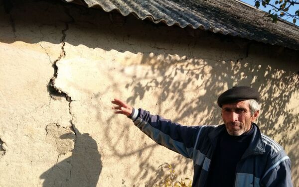 В Шеки во время землетрясения в одном из домов образовались трещины - Sputnik Азербайджан