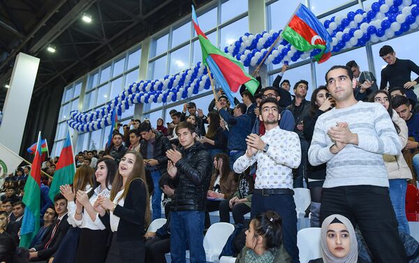 Торжественное мероприятие по случаю открытия после ремонта спортивного дворца Азербайджанского технического университета - Sputnik Азербайджан