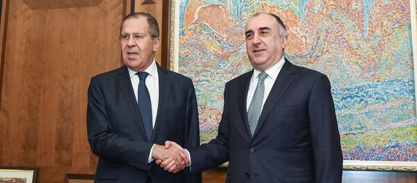 Главы МИД Азербайджана и России Эльмар Мамедъяров и Сергей Лавров в ходе встречи в Баку, 20 ноября 2017 года Главы МИД Азербайджана и России Эльмар Мамедъяров и Сергей Лавров в ходе встречи в Баку, 20 ноября 2017 года - Sputnik Азербайджан