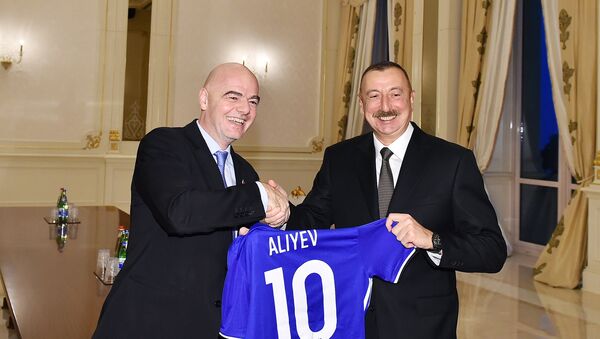 Prezident İlham Əliyev FIFA-nın prezidentini və təşkilatın baş katibini qəbul edib - Sputnik Azərbaycan
