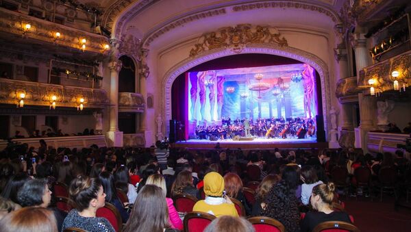 Cольный концерт азербайджанского исполнителя Замика Гусейнова в Азербайджанском академическом театре оперы и балета  - Sputnik Азербайджан