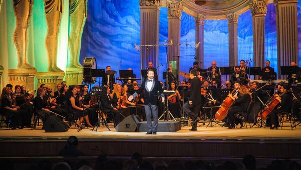 Cольный концерт азербайджанского исполнителя Замика Гусейнова в Азербайджанском академическом театре оперы и балета - Sputnik Азербайджан