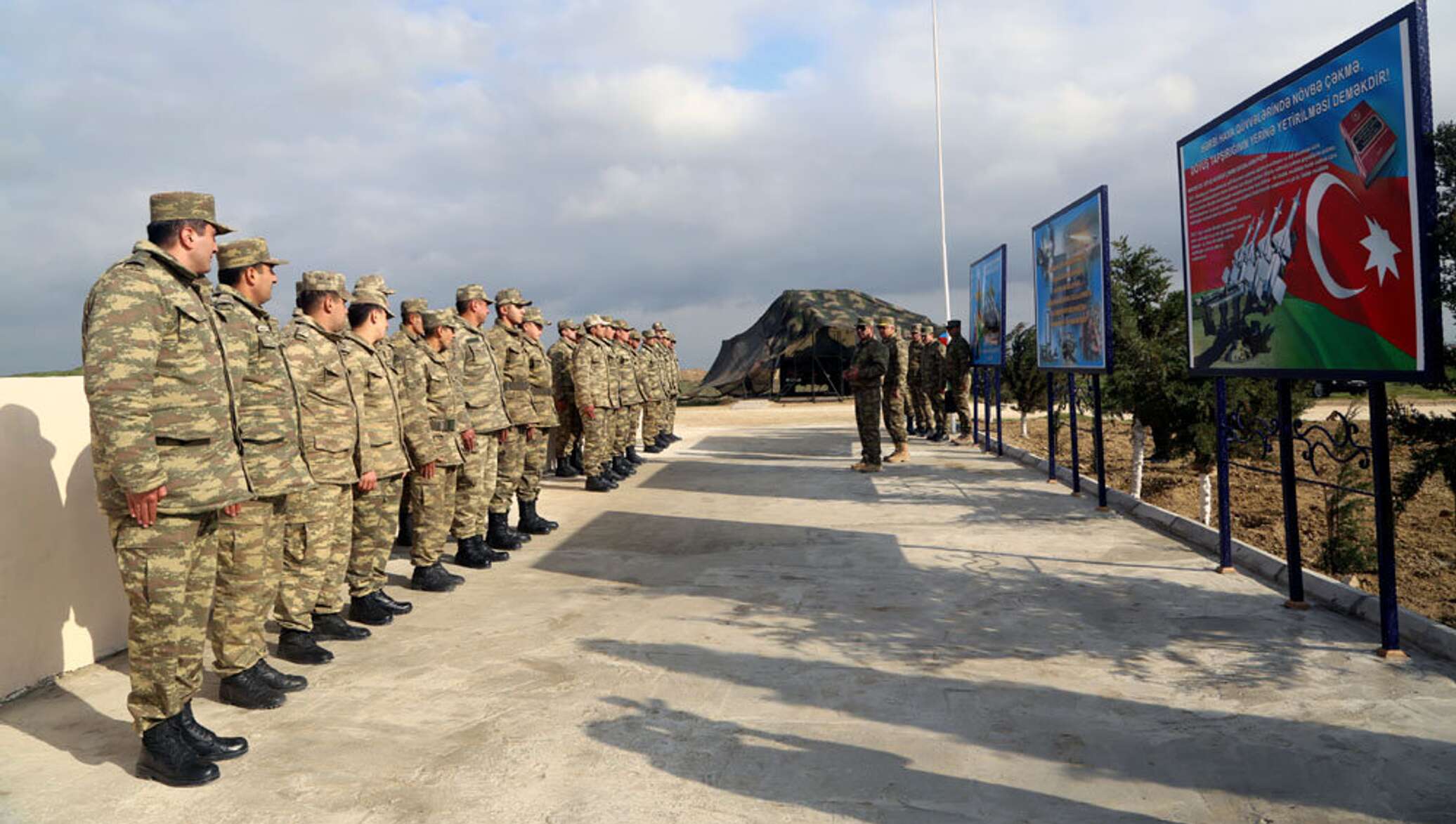 Оху азербайджане. ВВС Азербайджана. HHQ komandani.