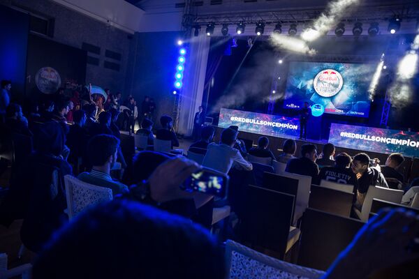 В Баку прошел чемпионат по Dota-2 Red Bull В Баку прошел чемпионат по Dota-2 Red Bull - Sputnik Азербайджан
