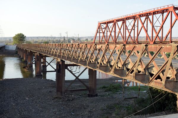 Мост на реке Кура - Sputnik Азербайджан
