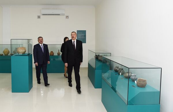 Президент принял участие в открытии нового здания, построенного для Тертерского историко-краеведческого музея Президент принял участие в открытии нового здания, построенного для Тертерского историко-краеведческого музея - Sputnik Азербайджан