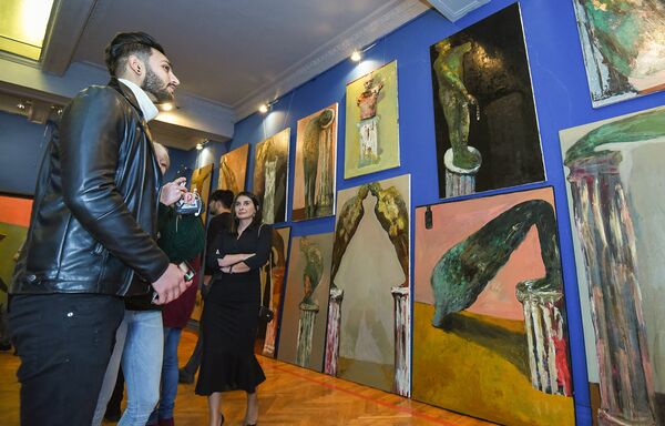 Выставка картин Нияза Наджафова “Без названия” в Музейном центре - Sputnik Азербайджан