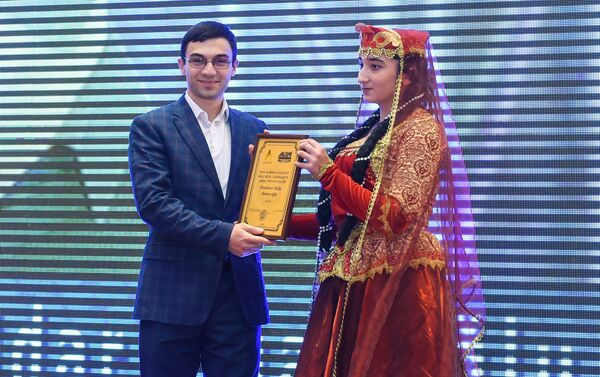 Церемония награждения финалистов интеллектуального соревнования среди молодежи Mən Azərbaycanlıyam - Sputnik Азербайджан