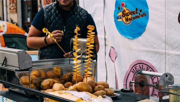 Фестиваль уличной еды в Баку, 24 ноября 2017 года - Sputnik Азербайджан
