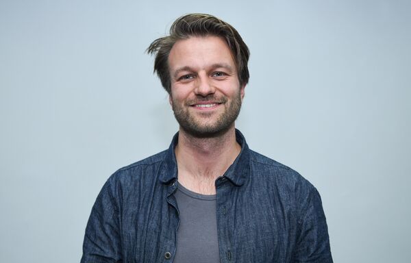 Солист немецкой группы Libederya Джос Торнбол Солист немецкой группы Libederya Джос Торнбол - Sputnik Азербайджан