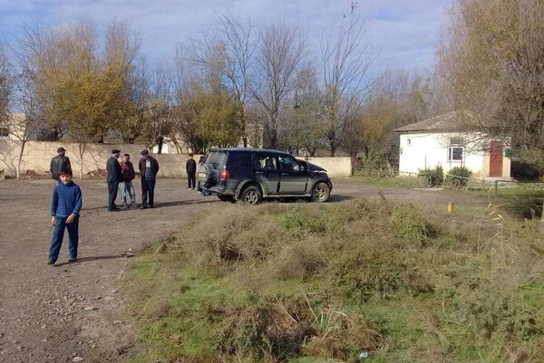 Столкновение пассажирского автобуса с легковым автомобилем в Сальяне Столкновение пассажирского автобуса с легковым автомобилем в Сальяне - Sputnik Азербайджан