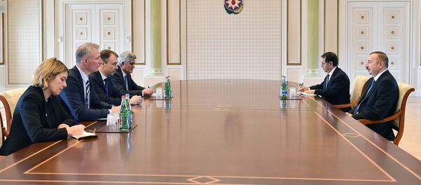 Президент Ильхам Алиев принял делегацию Европейского Союза Президент Ильхам Алиев принял делегацию Европейского Союза - Sputnik Азербайджан