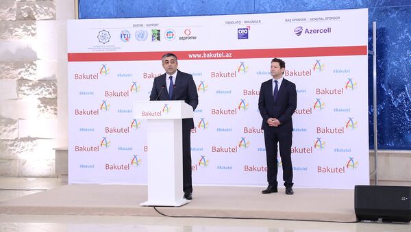 Министр транспорта, связи и высоких технологий Рамин Гулузаде на открытии выставки Bakutel 2017 - Sputnik Азербайджан