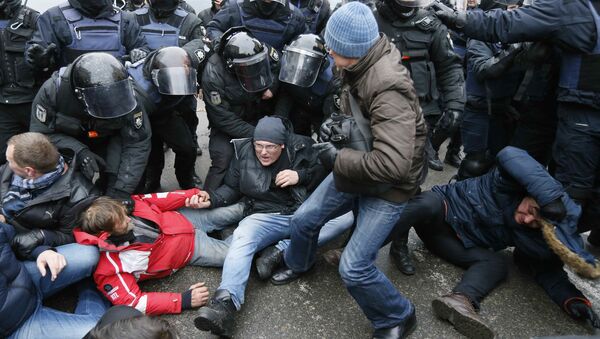 Столкновения сторонников Михаила Саакашвили с полицией в Киеве - Sputnik Azərbaycan