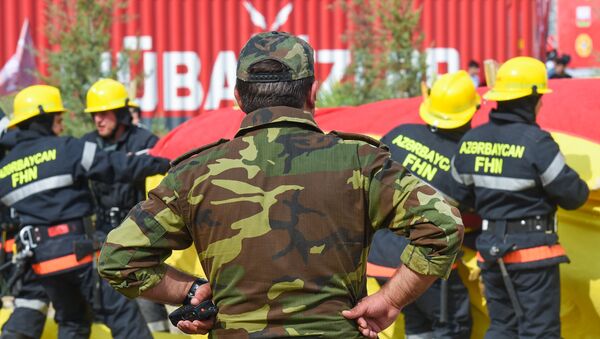 Сотрудники противопожарной службы МЧС Азербайджана, фото из архива - Sputnik Azərbaycan