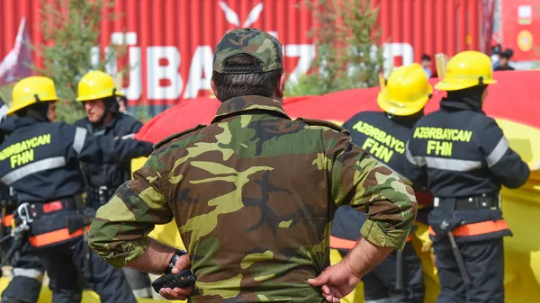 Сотрудники противопожарной службы МЧС Азербайджана, фото из архива - Sputnik Азербайджан