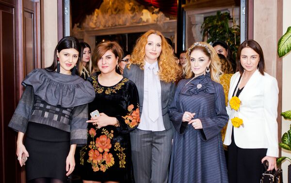 Второе собрание клуба известных и начинающих азербайджанских дизайнеров Baku Fashion Club - Sputnik Азербайджан