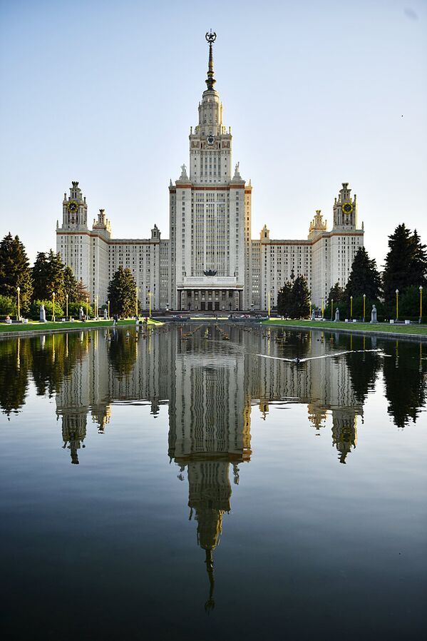 Здание Московского университета на Воробьевых горах - Sputnik Азербайджан