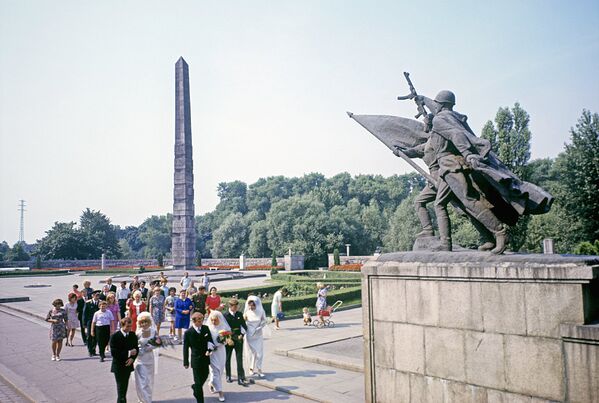 Памятник 1200 гвардейцам - Sputnik Азербайджан