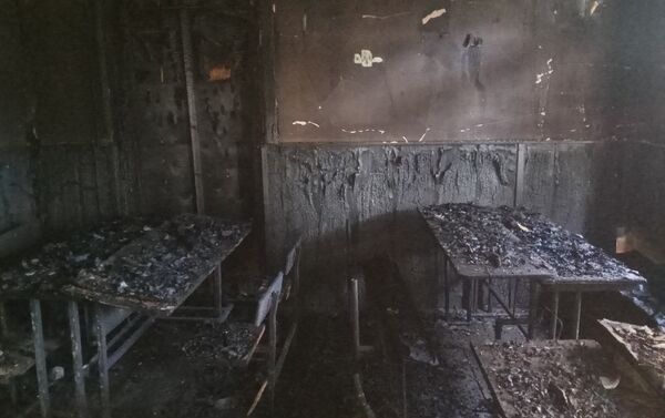 Tovuz rayonu Aşağı Quşçu kənd ümumi orta məktəbi baş vermiş yanğından sonra - Sputnik Azərbaycan