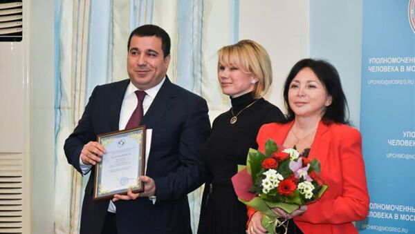 Араз Мурсалиев получил награду Благодарность за заслуги в правозащитной деятельности - Sputnik Азербайджан
