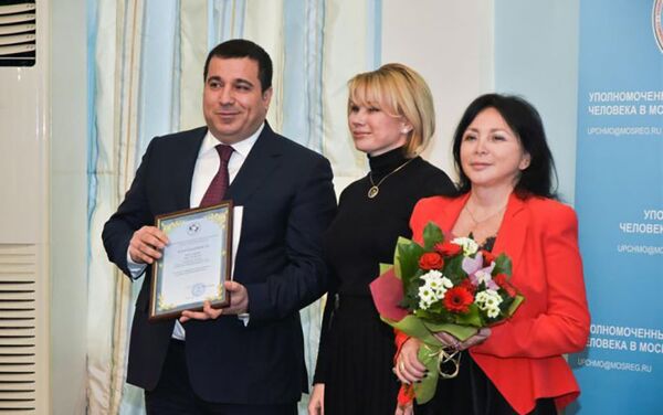 Араз Мурсалиев получил награду Благодарность за заслуги в правозащитной деятельности - Sputnik Азербайджан