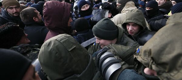 Беспорядки в Киеве Беспорядки в Киеве - Sputnik Азербайджан