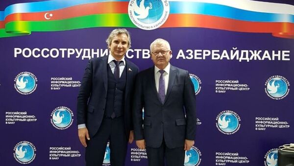 Депутат Государственной Думы Ирек Зиннуров посетил РИКЦ - Sputnik Азербайджан