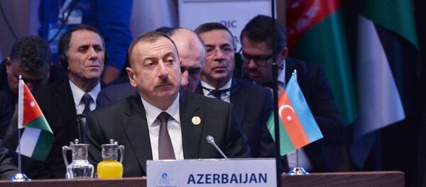 Президент Азербайджана Ильхам Алиев на чрезвычайном саммите Организации исламской солидарности (ОИС) - Sputnik Азербайджан